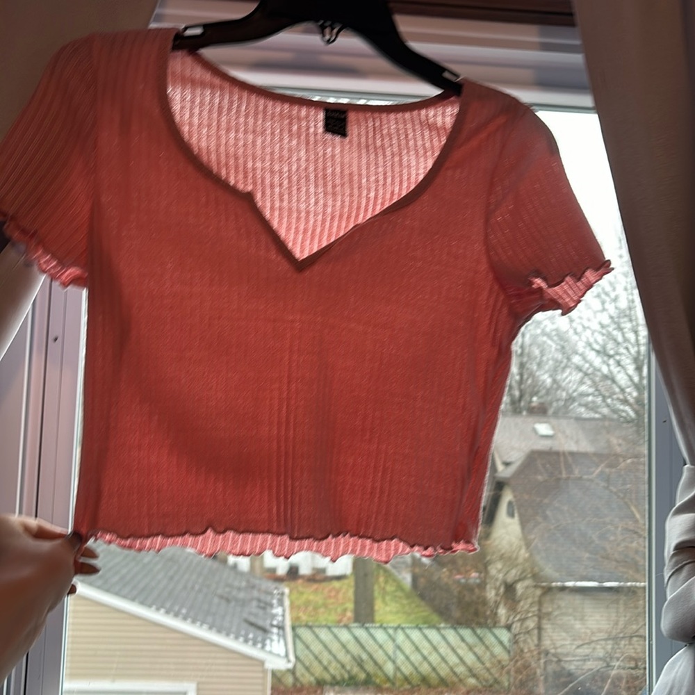 pink v-neck crop top